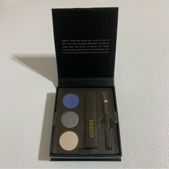 Guess ‘Smokey’ Eye Mini Look Book Makeup Set-New - Picture 2 of 9